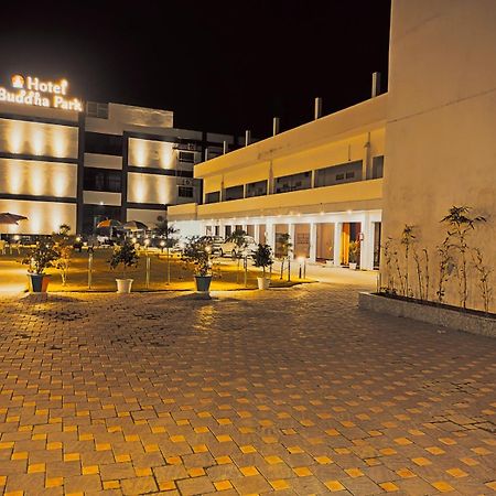 Hotel Buddha Park, Paharia, Varanasi Exterior photo