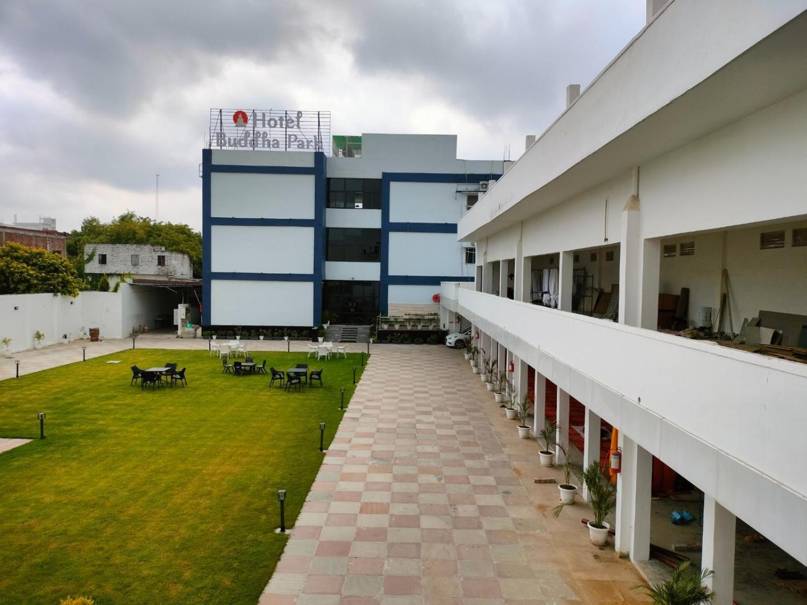 Hotel Buddha Park, Paharia, Varanasi Exterior photo